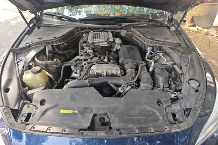Used Infiniti Q50L 2018 2.0T Comfort Edition China VI Standard Engine Bay