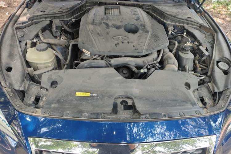 Used Infiniti Q50L 2018 2.0T Comfort Edition China VI Standard Engine Bay
