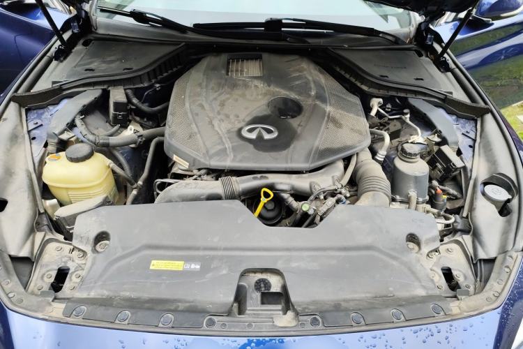 Used Infiniti Q50L 2018 2.0T Enjoyment Version China VI Standard Engine Bay