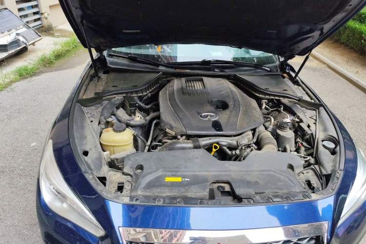 Used Infiniti Q50L 2018 2.0T Comfort Edition China VI Standard Engine Bay Right