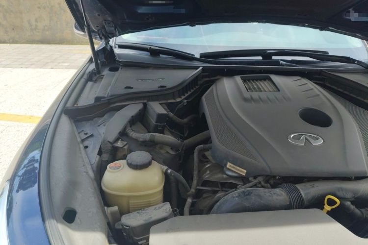 Used Infiniti Q50L 2018 2.0T Comfort Edition China VI Standard Engine Bay Right