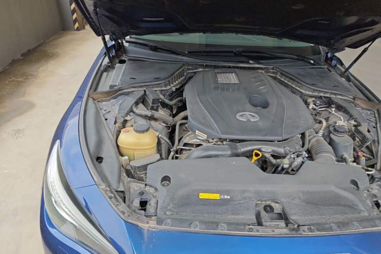 Used Infiniti Q50L 2018 2.0T Enjoyment Version China VI Standard Engine Bay Right
