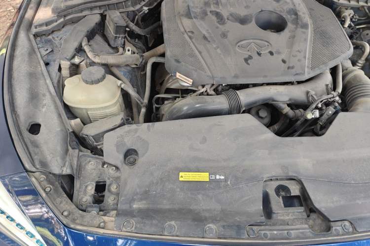 Used Infiniti Q50L 2018 2.0T Comfort Edition China VI Standard Engine Bay Right