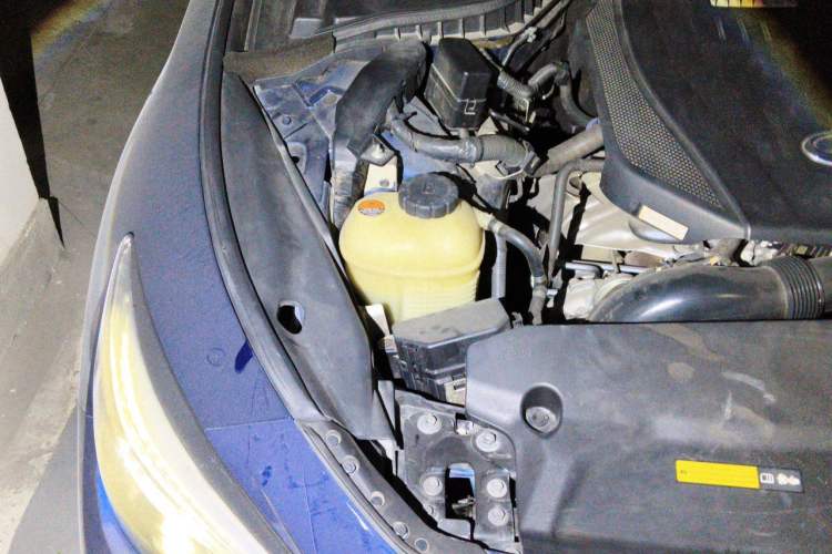 Used Infiniti Q50L 2018 2.0T Enjoyment Version China VI Standard Engine Bay Right