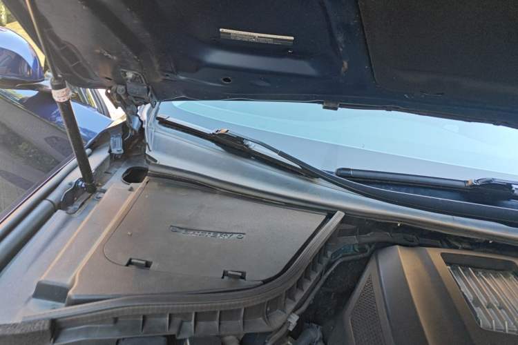 Used Infiniti Q50L 2018 2.0T Enjoyment Version China VI Standard Engine Bay Right