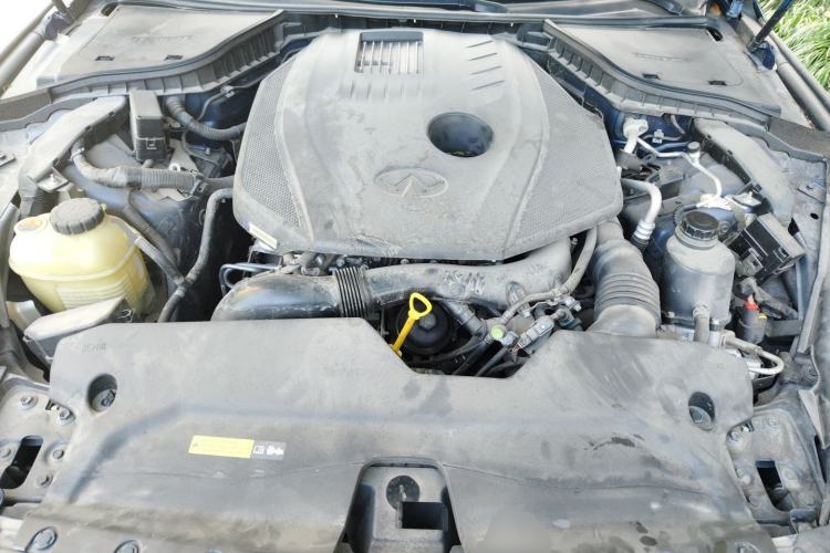 Used Infiniti Q50L 2018 2.0T Enjoyment Version China VI Standard Engine Bay