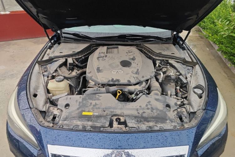Used Infiniti Q50L 2018 2.0T Enjoyment Edition China V standard Engine Bay