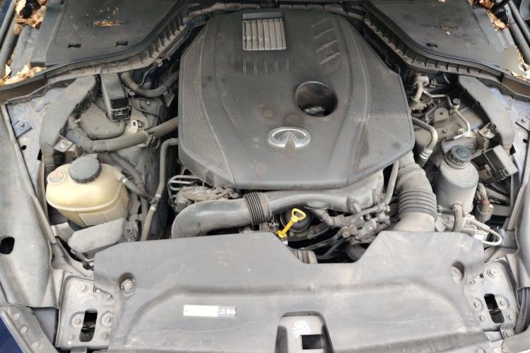 Used Infiniti Q50L 2018 2.0T Enjoyment Version China VI Standard Engine Bay