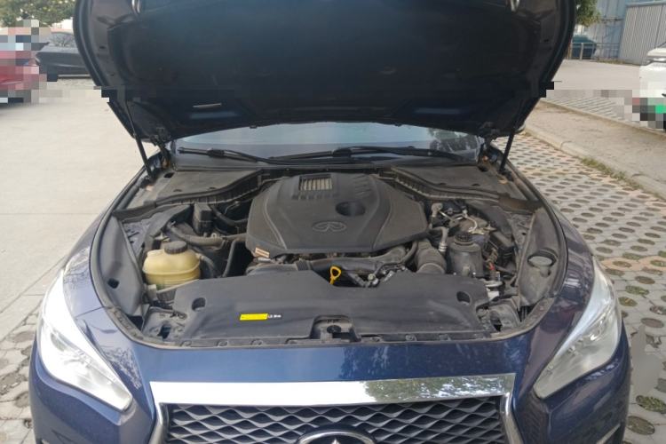 Used Infiniti Q50L 2018 2.0T Comfort Edition China VI Standard Engine Bay