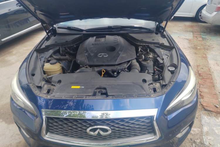 Used Infiniti Q50L 2018 2.0T Enjoyment Edition China V standard Engine Bay