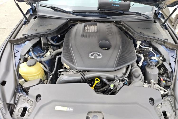 Used Infiniti Q50L 2018 2.0T Comfort Edition China VI Standard Engine Bay