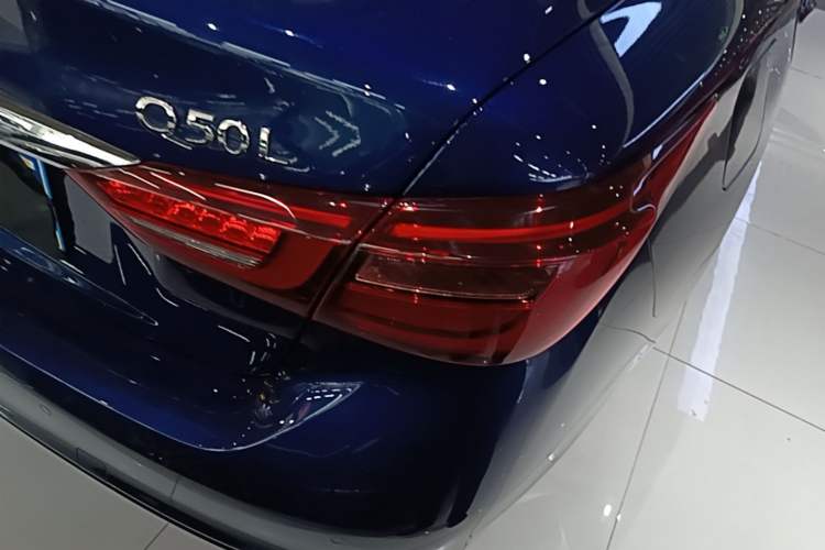 Used Infiniti Q50L 2018 2.0T Enjoyment Version China VI Standard Exterior 3
