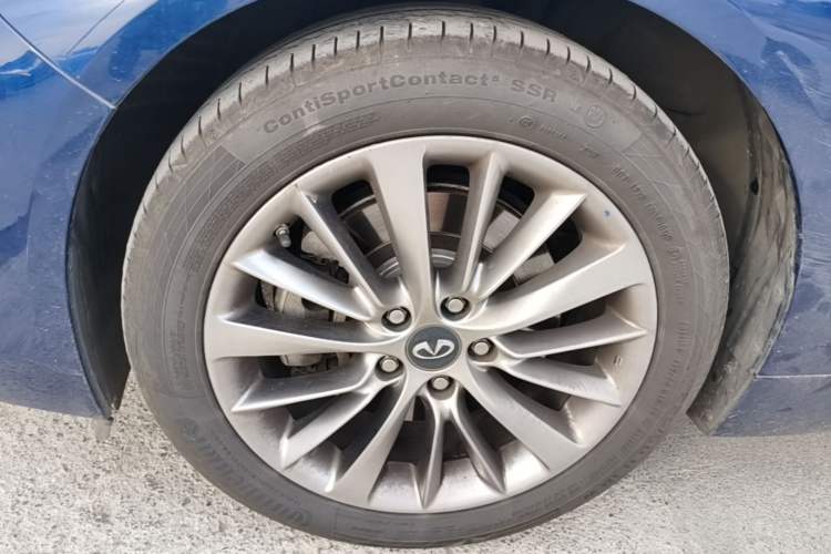 Used Infiniti Q50L 2018 2.0T Enjoyment Version China VI Standard Exterior 4
