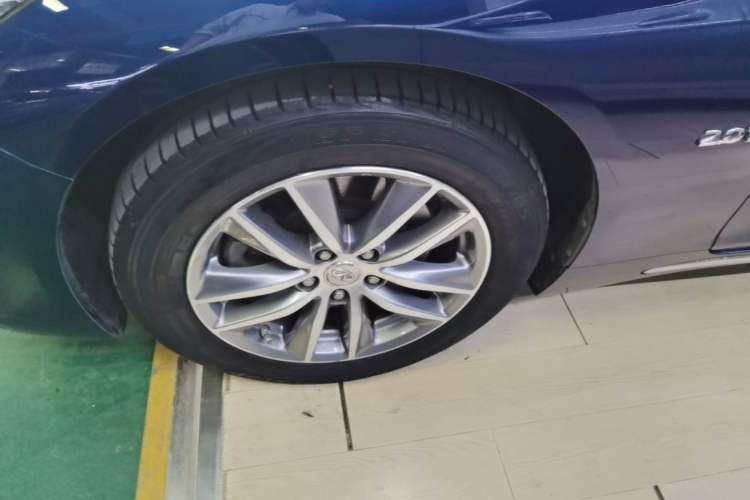 Used Infiniti Q50L 2018 2.0T Comfort Edition China V Standard Exterior 4