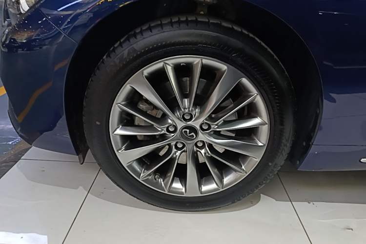 Used Infiniti Q50L 2018 2.0T Enjoyment Version China VI Standard Exterior 4