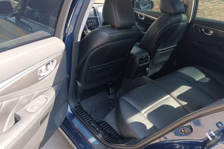 Used Infiniti Q50L 2018 2.0T Comfort Edition China VI Standard Exterior 5