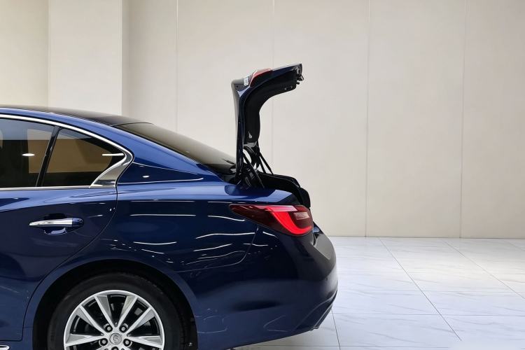 Used Infiniti Q50L 2018 2.0T Comfort Edition China VI Standard Exterior 6