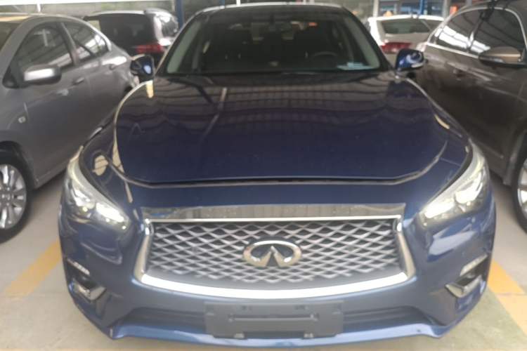 Used Infiniti Q50L 2018 2.0T Enjoyment Version China VI Standard Front