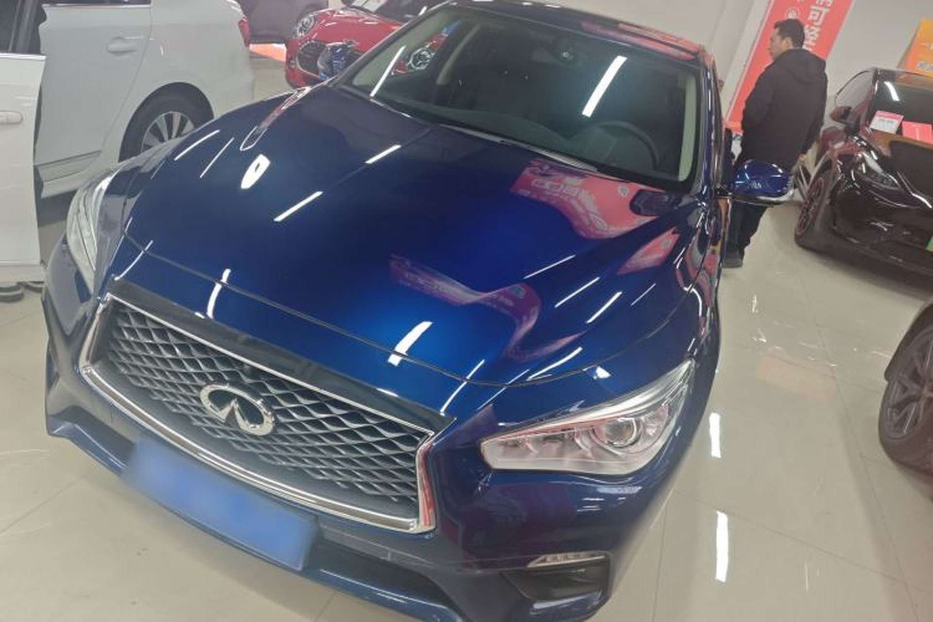 Used Infiniti Q50L 2018 2.0T Comfort Edition China VI Standard Front Left 45 Deg