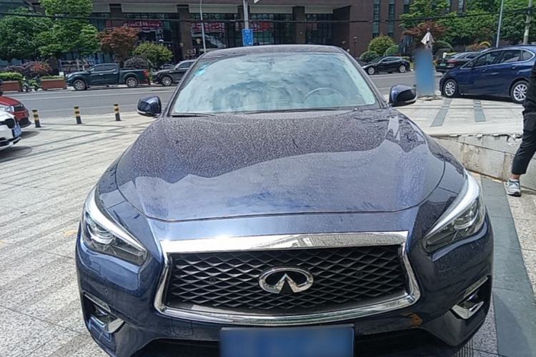 Used Infiniti Q50L 2018 2.0T Enjoyment Version China VI Standard Front