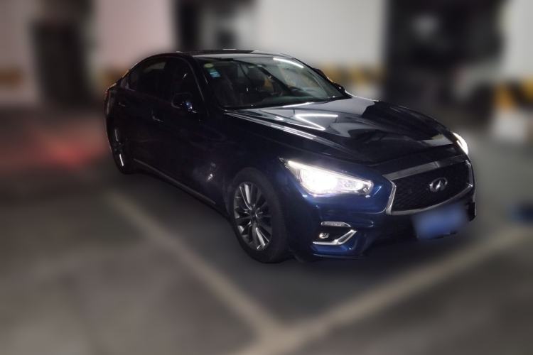Used Infiniti Q50L 2018 2.0T Enjoyment Edition China V standard Front Right 45 Deg