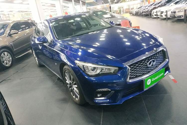 Used Infiniti Q50L 2018 2.0T Enjoyment Edition China V standard Front Right 45 Deg