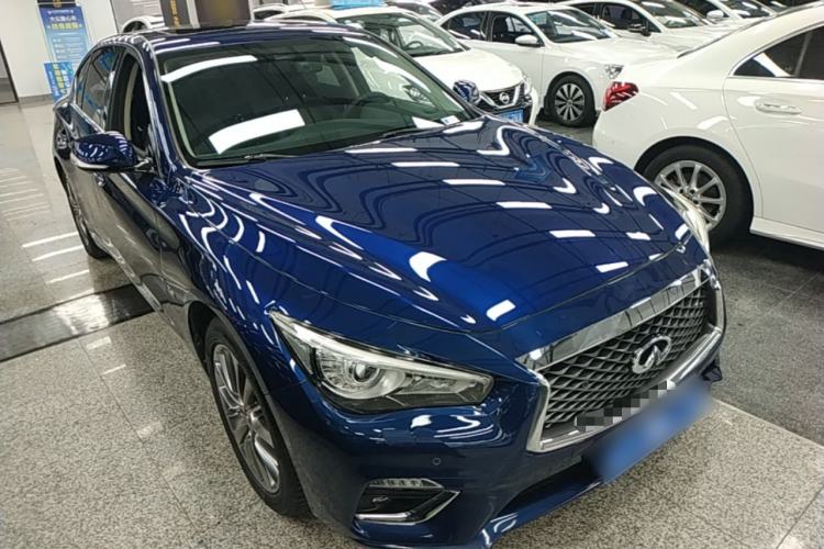 Used Infiniti Q50L 2018 2.0T Enjoyment Version China VI Standard Front Right 45 Deg