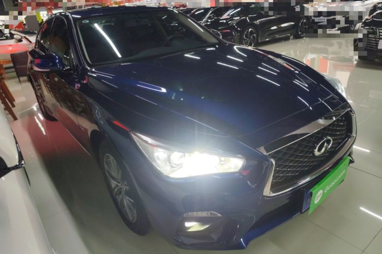 Used Infiniti Q50L 2018 2.0T Comfort Edition China VI Standard Front Right 45 Deg