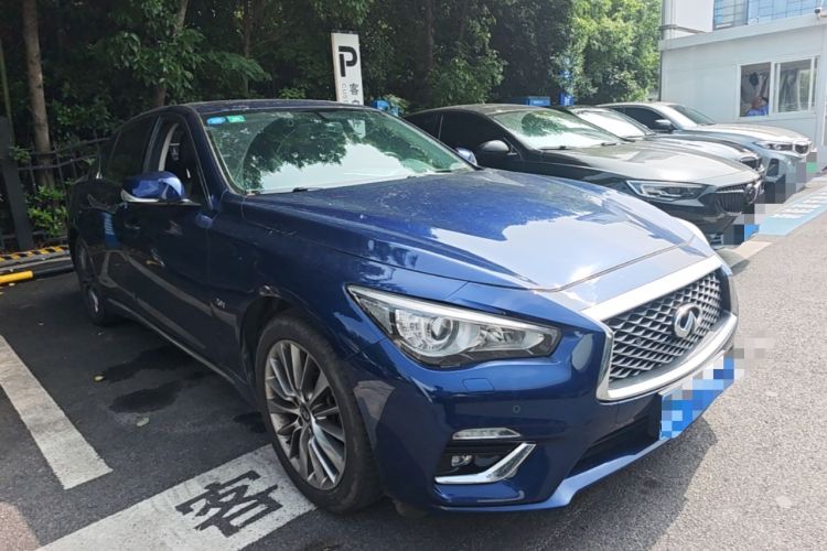 Used Infiniti Q50L 2018 2.0T Enjoyment Edition China V standard Front Right 45 Deg