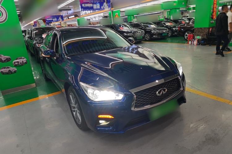 Used Infiniti Q50L 2018 2.0T Comfort Edition China VI Standard Front Right 45 Deg