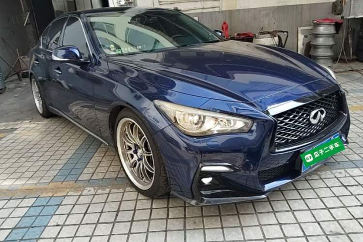 Used Infiniti Q50L 2018 2.0T Enjoyment Version China VI Standard Front Right 45 Deg