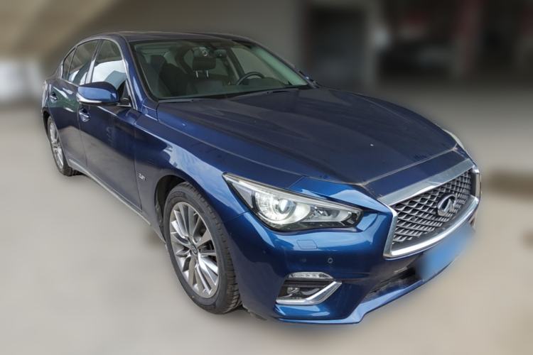 Used Infiniti Q50L 2018 2.0T Enjoyment Version China VI Standard Front Right 45 Deg