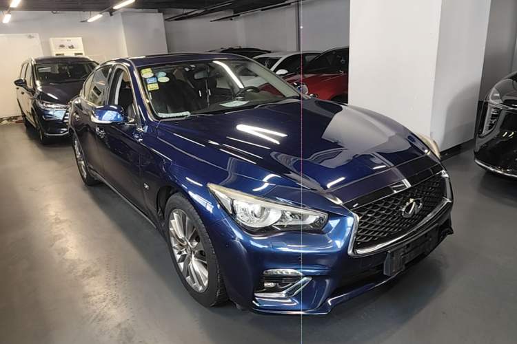 Used Infiniti Q50L 2018 2.0T Enjoyment Version China V Standard Front Right 45 Deg