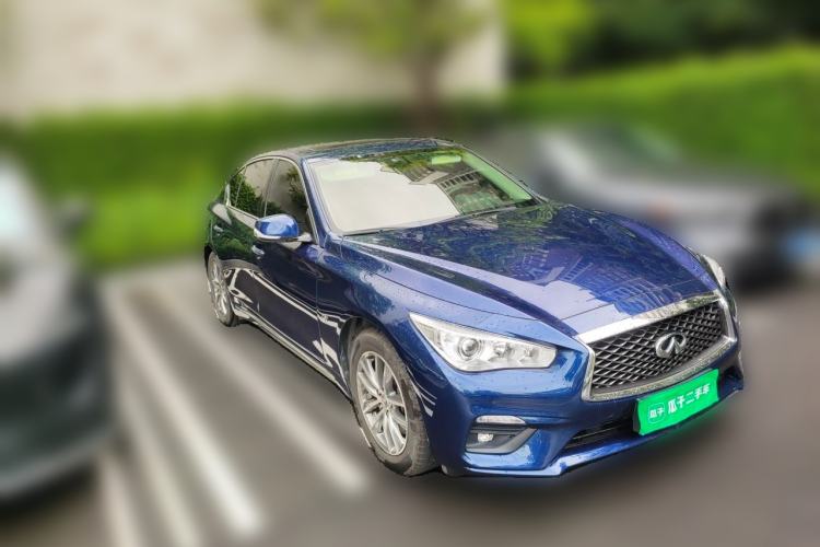 Used Infiniti Q50L 2018 2.0T Comfort Edition China VI Standard Front Right 45 Deg