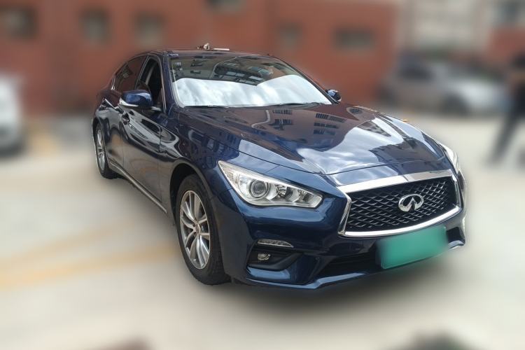 Used Infiniti Q50L 2018 2.0T Comfort Edition China VI Standard Front Right 45 Deg