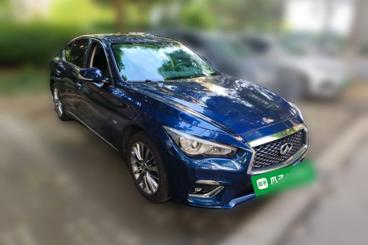 Used Infiniti Q50L 2018 2.0T Enjoyment Version China VI Standard Front Right 45 Deg