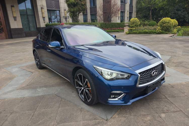 Used Infiniti Q50L 2018 2.0T Enjoyment Version China VI Standard Front Right 45 Deg