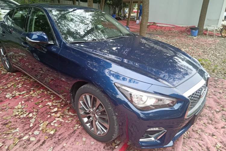 Used Infiniti Q50L 2018 2.0T Enjoyment Version China VI Standard Front Right 45 Deg