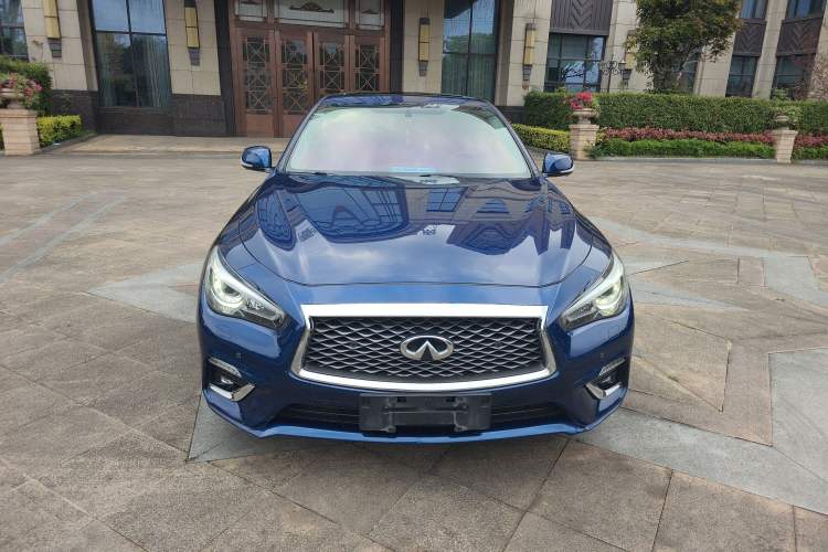 Used Infiniti Q50L 2018 2.0T Enjoyment Version China VI Standard Front