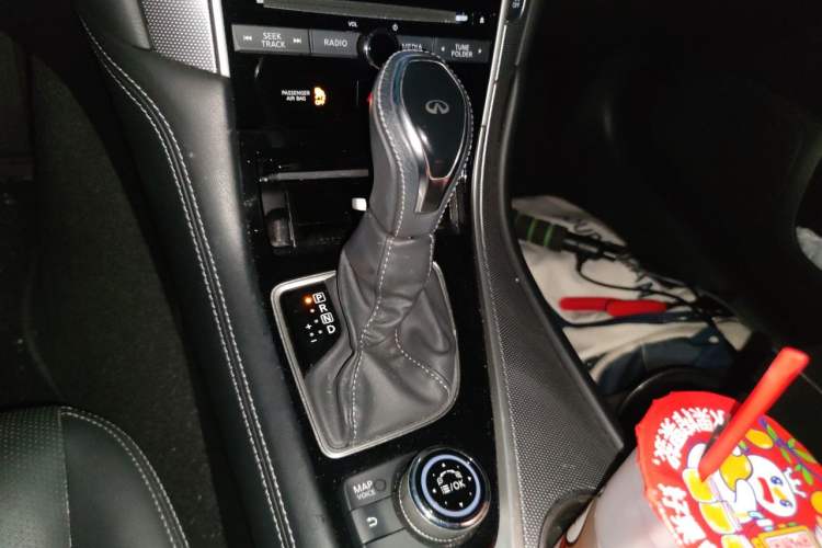 Used Infiniti Q50L 2018 2.0T Enjoyment Version China V Standard Gear Lever