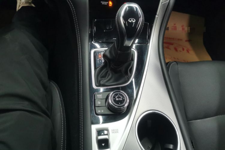 Used Infiniti Q50L 2018 2.0T Enjoyment Version China VI Standard Gear Lever