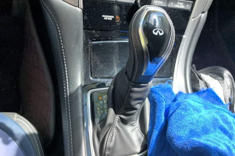 Used Infiniti Q50L 2018 2.0T Enjoyment Version China VI Standard Gear Lever