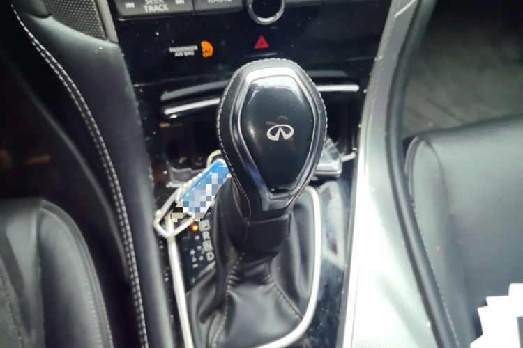 Used Infiniti Q50L 2018 2.0T Enjoyment Version China V Standard Gear Lever