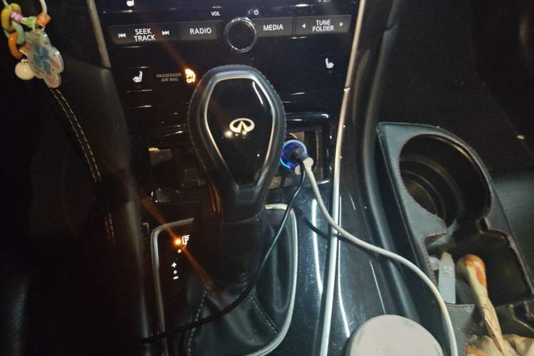 Used Infiniti Q50L 2018 2.0T Luxury Sport Edition China V Standard Gear Lever