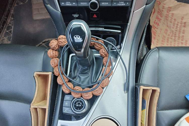 Used Infiniti Q50L 2018 2.0T Enjoyment Version China VI Standard Gear Lever