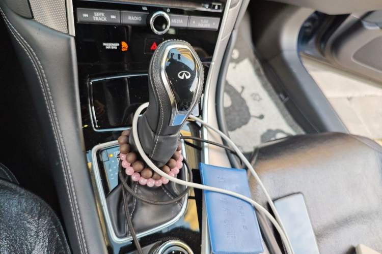 Used Infiniti Q50L 2018 2.0T Enjoyment Version China V Standard Gear Lever