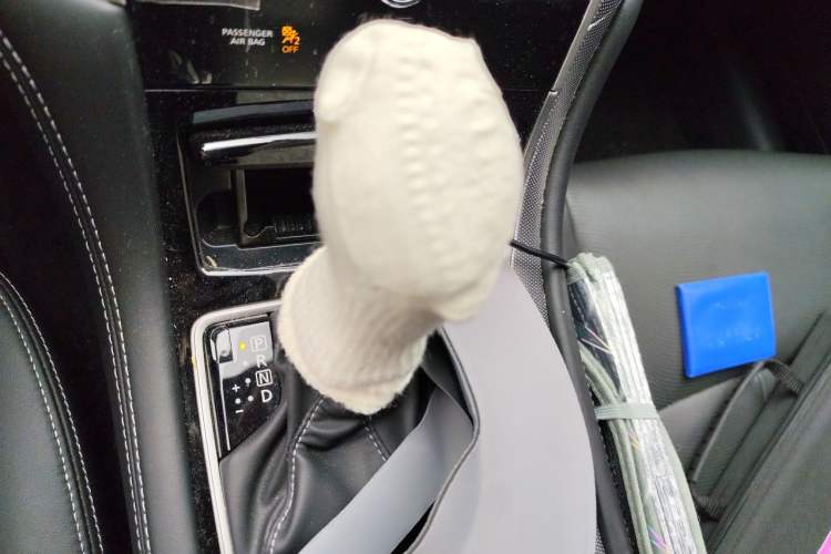 Used Infiniti Q50L 2018 2.0T Enjoyment Version China VI Standard Gear Lever