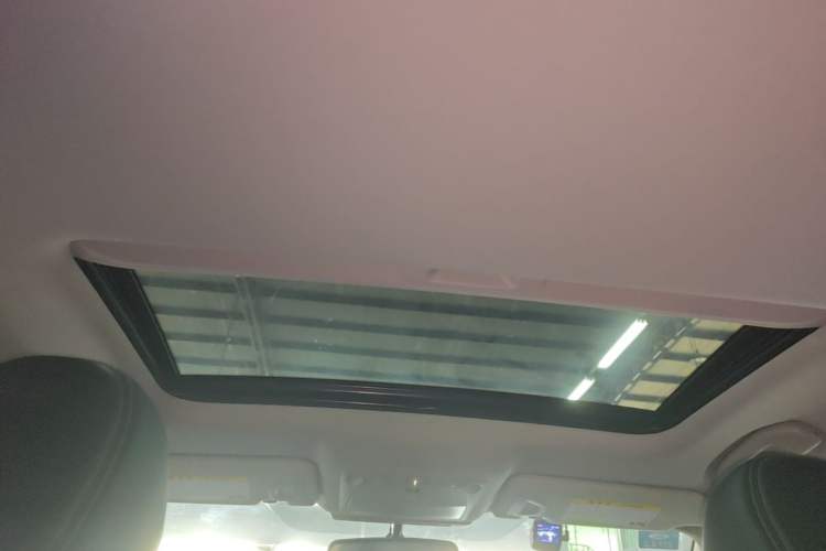 Used Infiniti Q50L 2018 2.0T Enjoyment Version China VI Standard Headliner