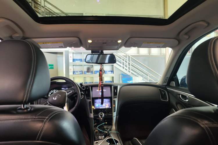 Used Infiniti Q50L 2018 2.0T Enjoyment Version China VI Standard Headliner