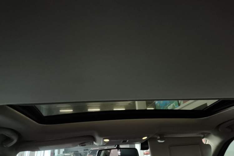 Used Infiniti Q50L 2018 2.0T Enjoyment Version China VI Standard Headliner